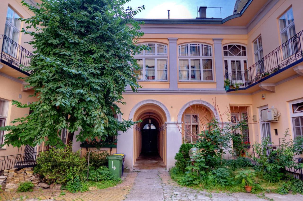 Gellerico Rooms At Horanszky Street Budapest Exterior photo